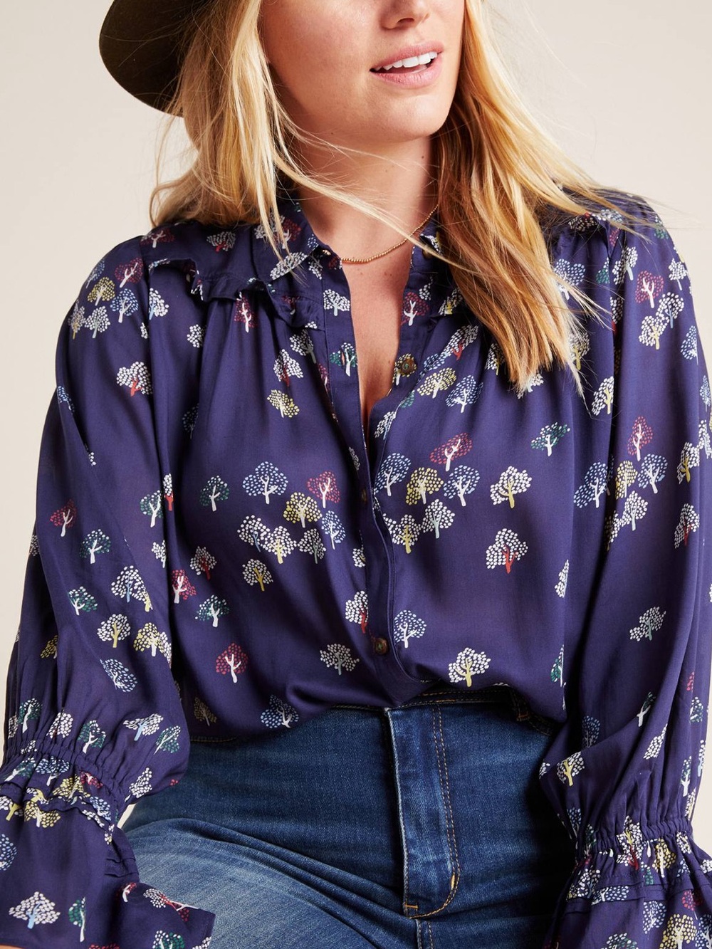 Maeve Fredericka Buttondown
